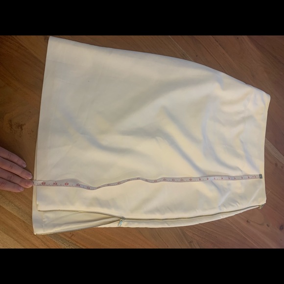 Express white pencil skirt with zipper accent - adjust the slit - Picture 9 of 9